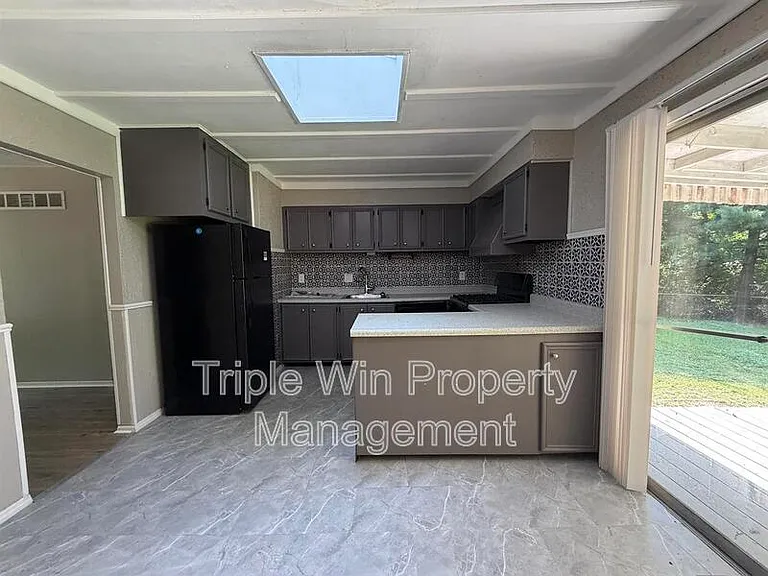 762 Del Marco Dr — Photo 15
