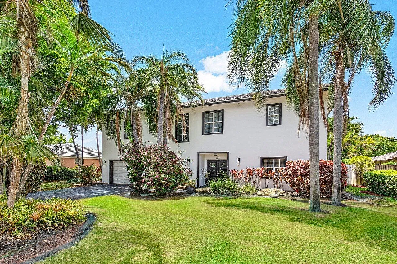 5 bed, 4.0 bath, 3800 sqft, $16,500 — Photo 3