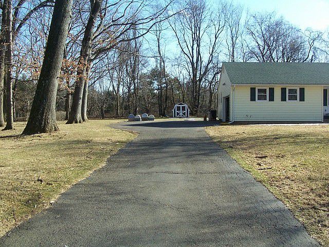 2nd image of 3 Concord Rd