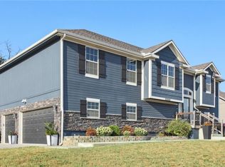 20062 W 220th Ter, Spring Hill, KS 66083