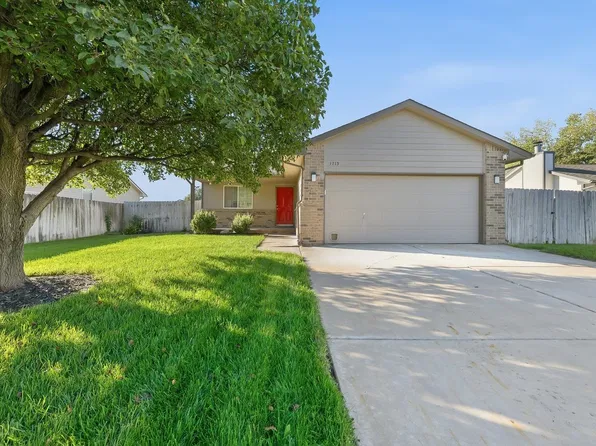 1713 Springfield St, Goddard, KS 67052