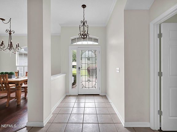 3rd image of 739 WESTMINSTER Drive