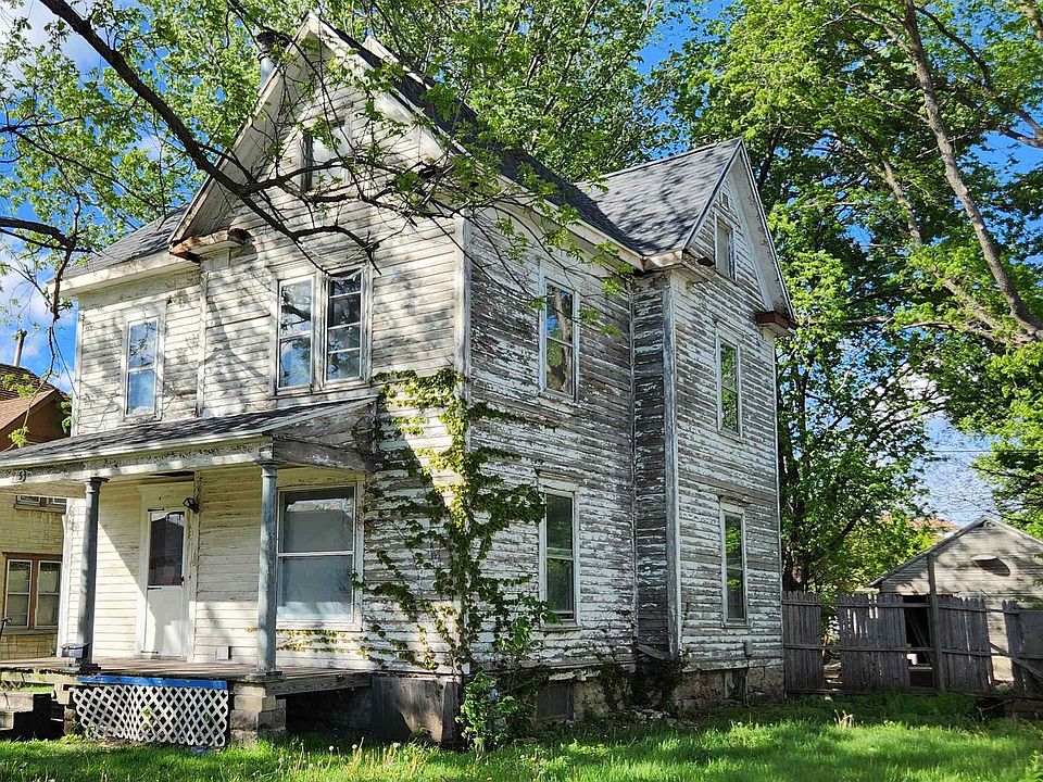 2nd image of 715 Randolph St