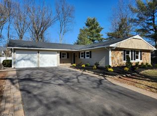 9 Freeman Rd, Somerset, NJ 08873