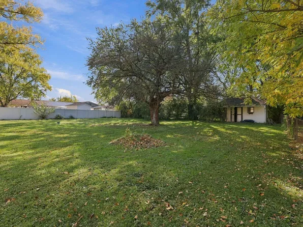 2323 Chateau St, Grove City, OH 43123