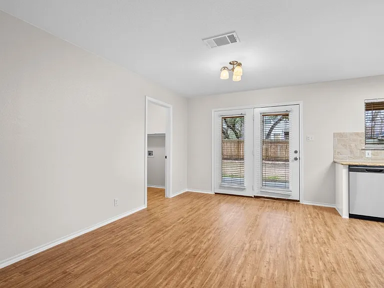 905 Lodosa Dr — Photo 17