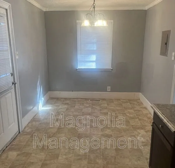 803 Eastside Dr — Photo 5