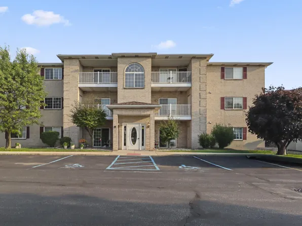 2021 W 75th Pl Unit 25, Merrillville, IN 46410