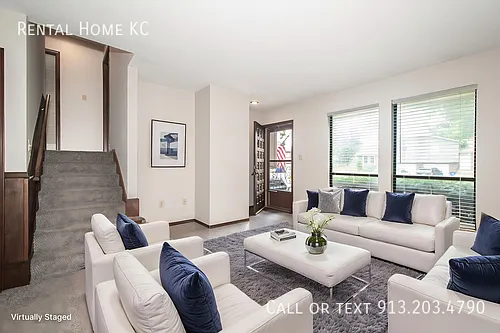 1940 E Lindenwood Cir — Photo 2