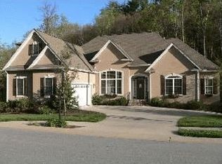 440 Mistletoe Trl, Hendersonville, NC 28791