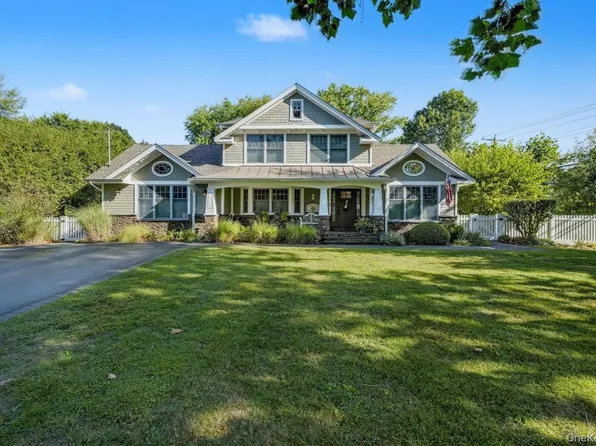 2 Greg Lane, East Northport, NY 11731