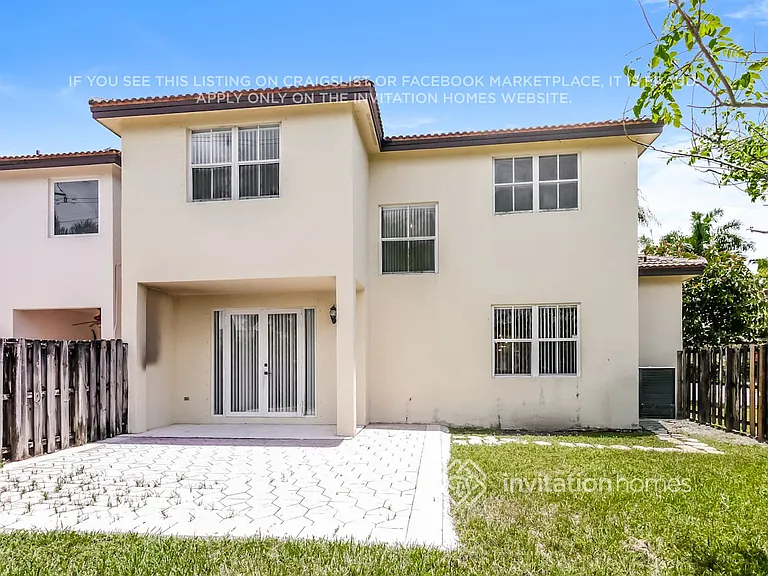 11043 NW 48th Ln — Photo 17