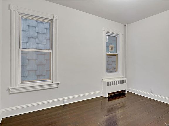 5th image of 98 Ash St