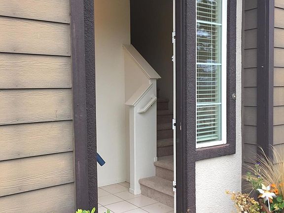 3rd image of 130 Rio Del Pajaro Ct