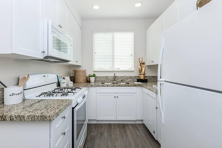 1st image of 840 S Magnolia Ave #F9e57f2f8