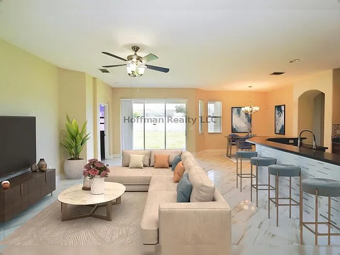4 bed, 2.0 bath, 2176 sqft, $2,375 — Photo 2