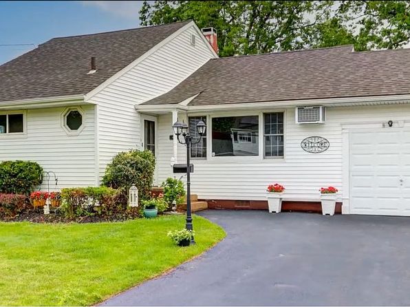 4 Thomas Dr