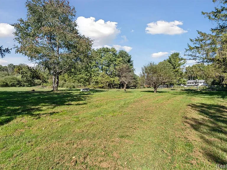 2860 E Coon Lake Rd — Photo 37