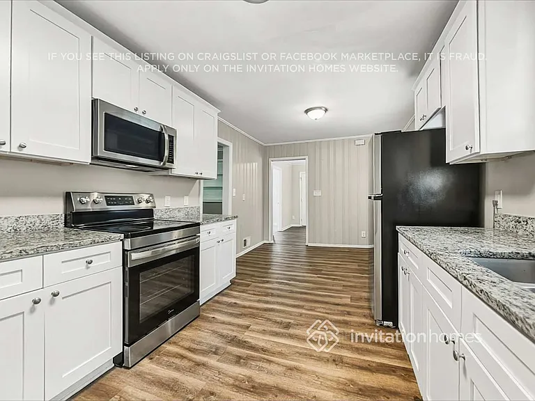 1734 Mary Lou Ln SE — Photo 9