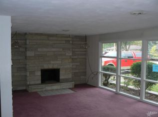 2626 Hoevelwood Dr, Fort Wayne, IN 46806