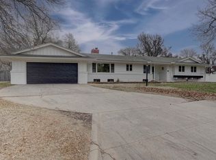 18 Easy St, Winfield, KS 67156