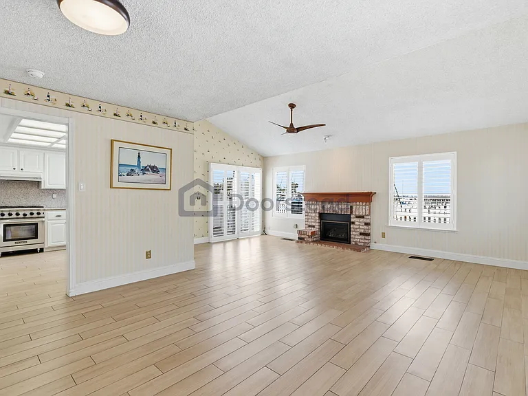 145 Shoreline Dr — Photo 6