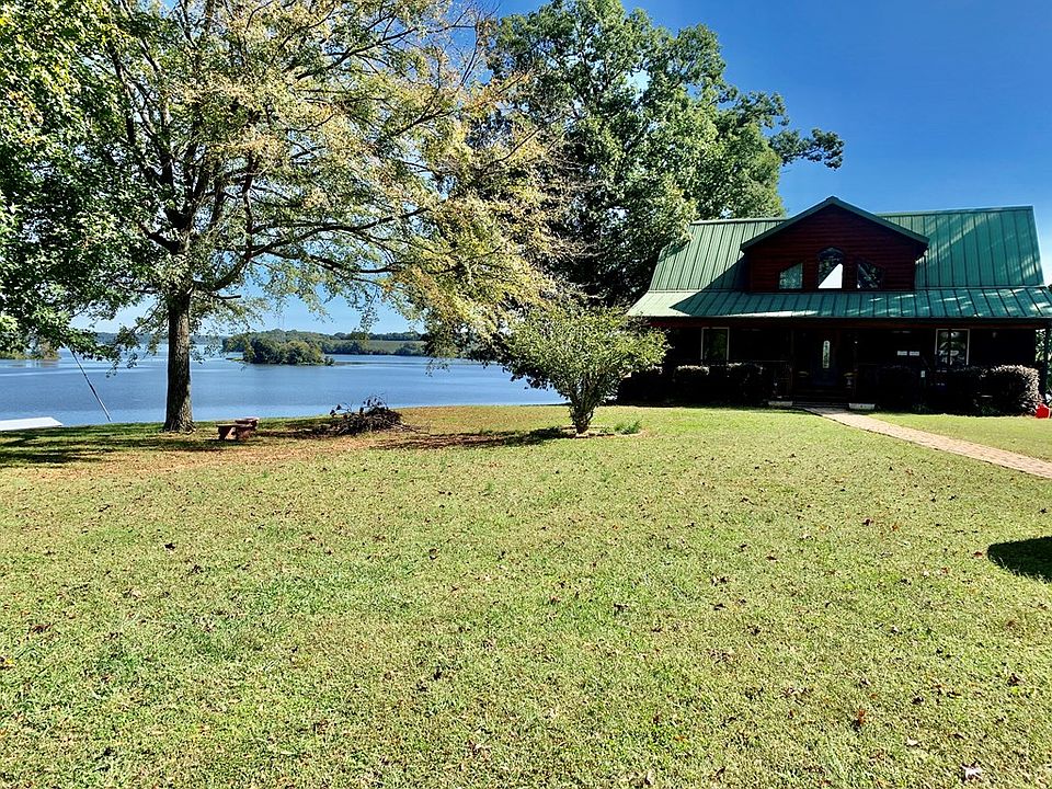 2nd image of 366 Point Rd