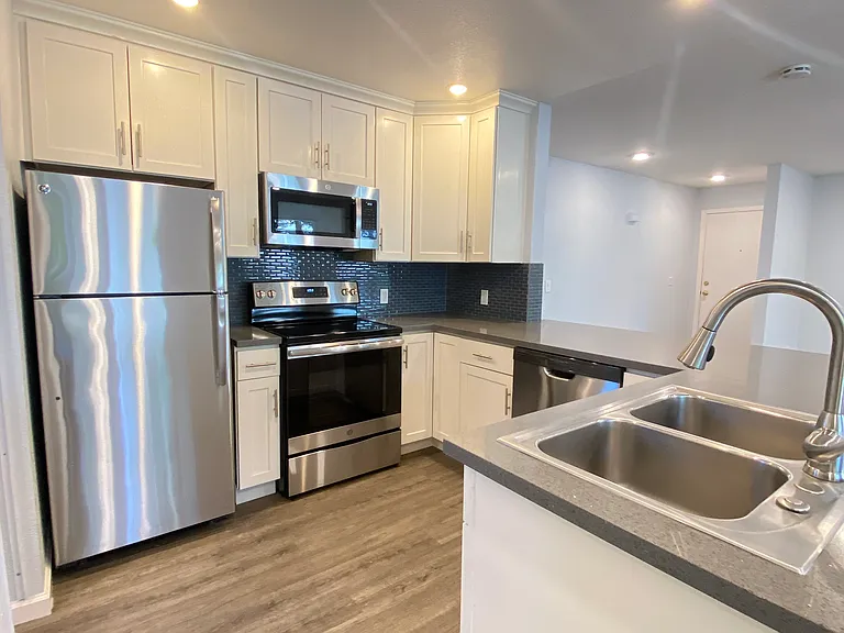 642 Hopkins Ave #1 — Photo 8
