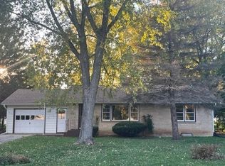 207 S Bellevue Ave, Warren, IL 61087