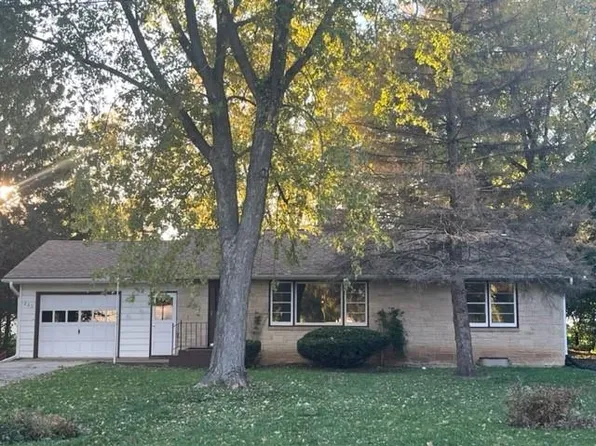 207 S Bellevue Ave, Warren, IL 61087