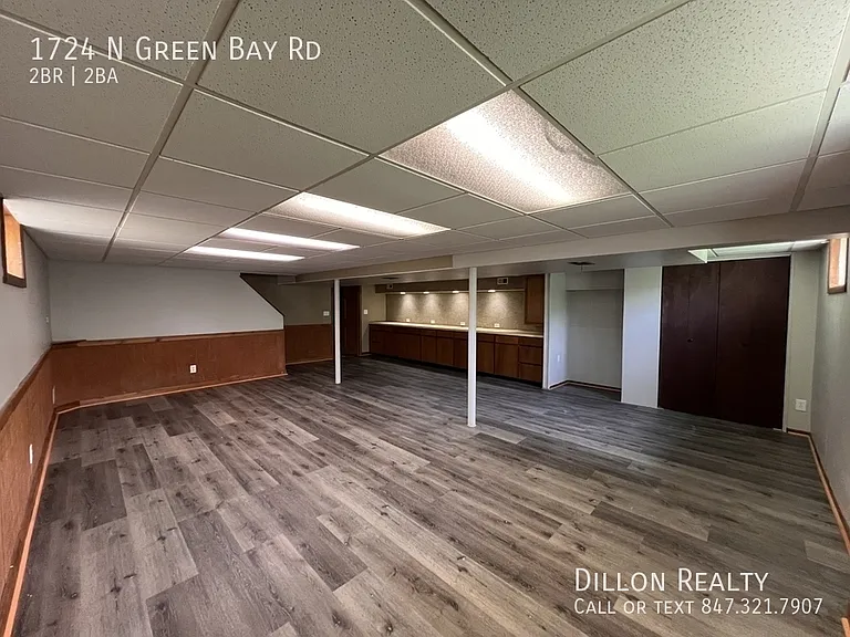 1724 N Green Bay Rd — Photo 20