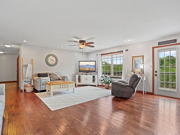 5th image of 639 Mellwood Dr