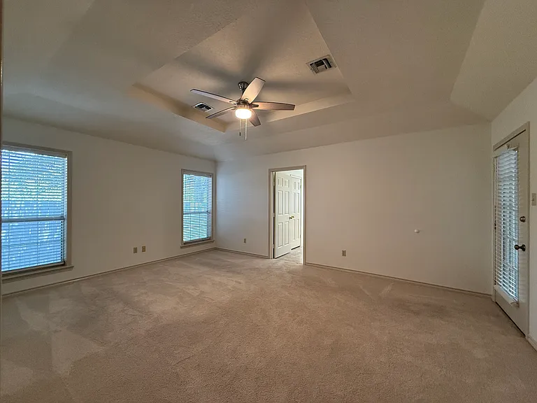 8707 Sandstone Dr — Photo 17