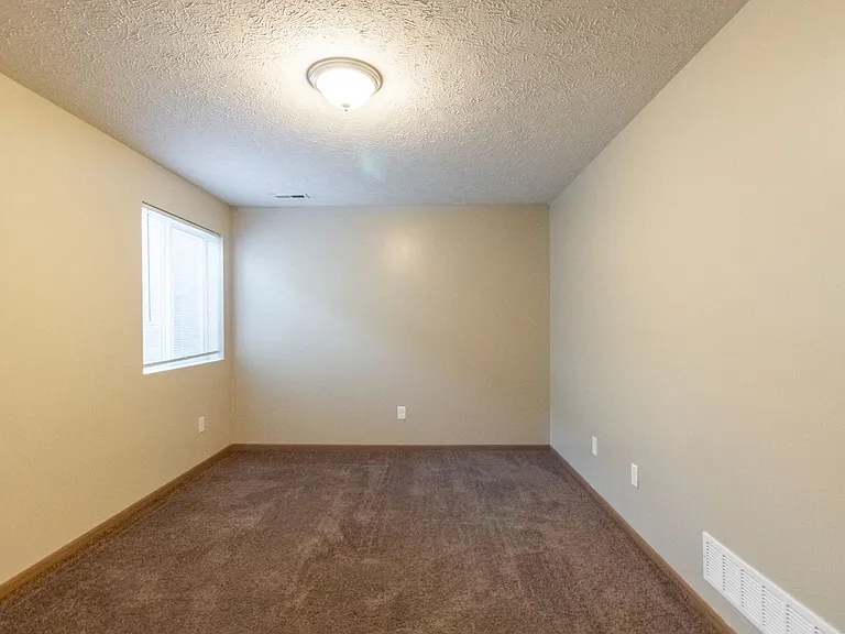 2849 W Rose St — Photo 19