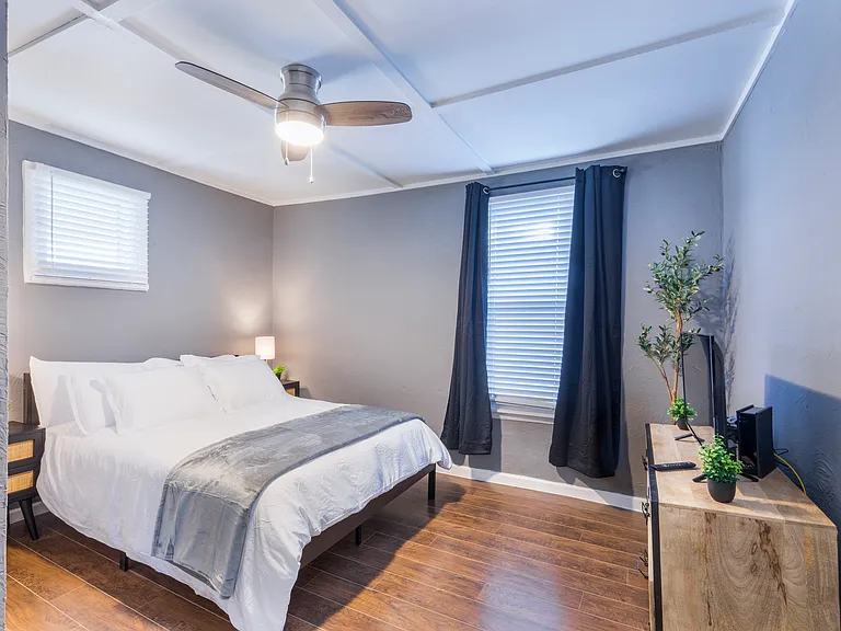 3261 Jasper Park — Photo 4