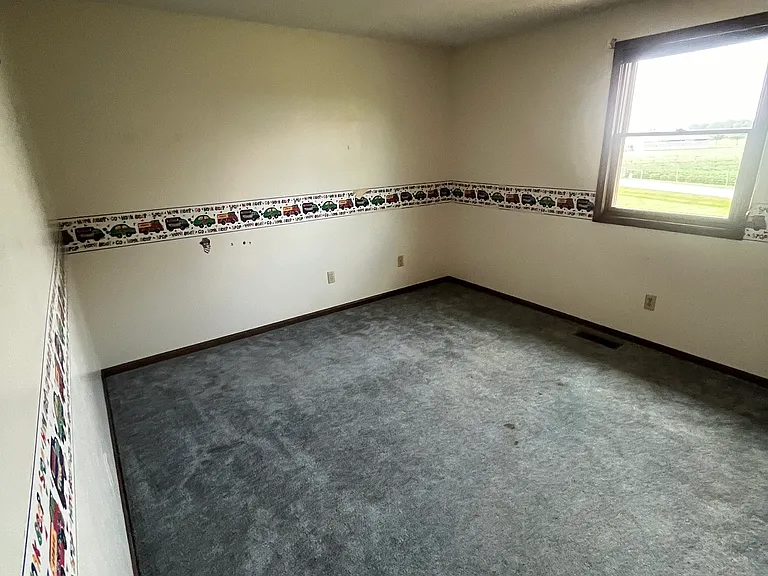 14907 Rohman Rd — Photo 24