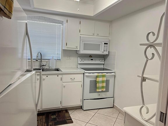 5th image of 2511 Dudley Drive W #C