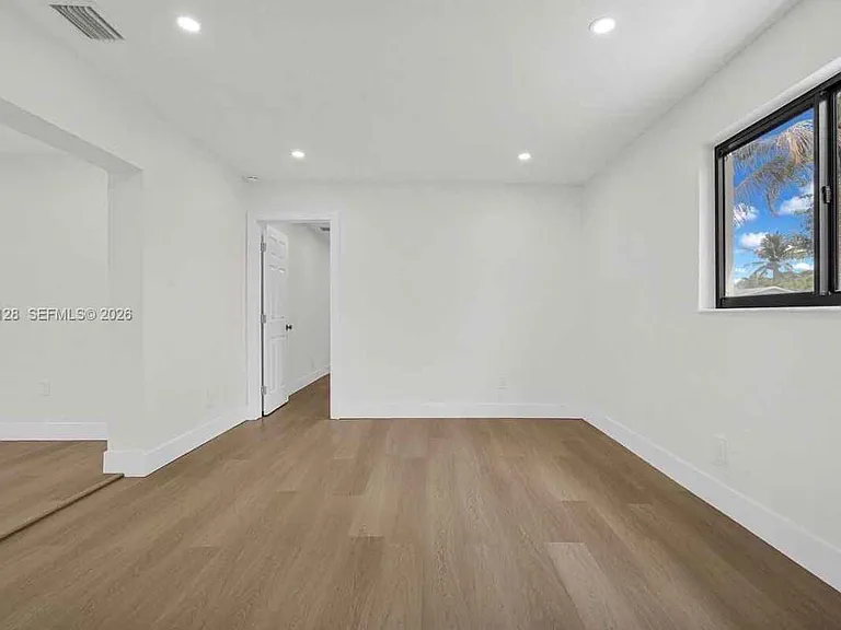 2980 NW 210th Ter — Photo 5