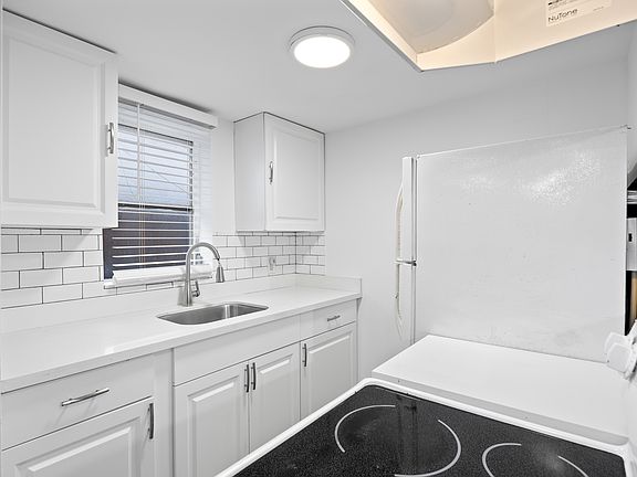 5th image of 1801 NE 56th St #3C