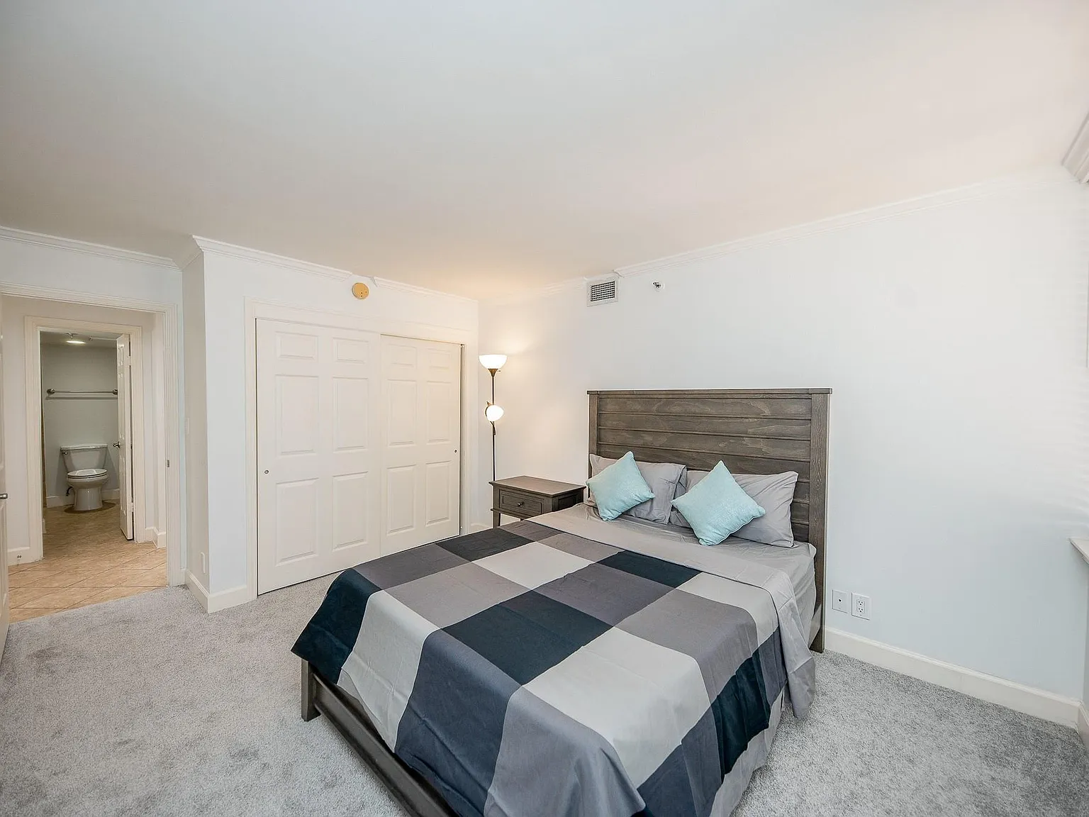 2 bed, 1095 sqft, $2,150 — Photo 3
