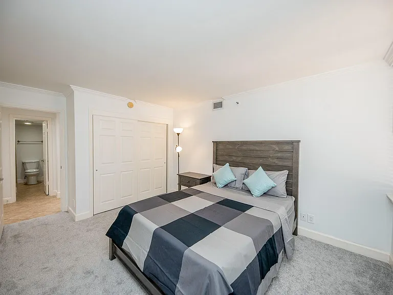 3525 Sage Rd #710 — Photo 2