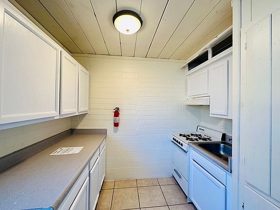 5th image of 3668 S Belmar Ave Unit 6