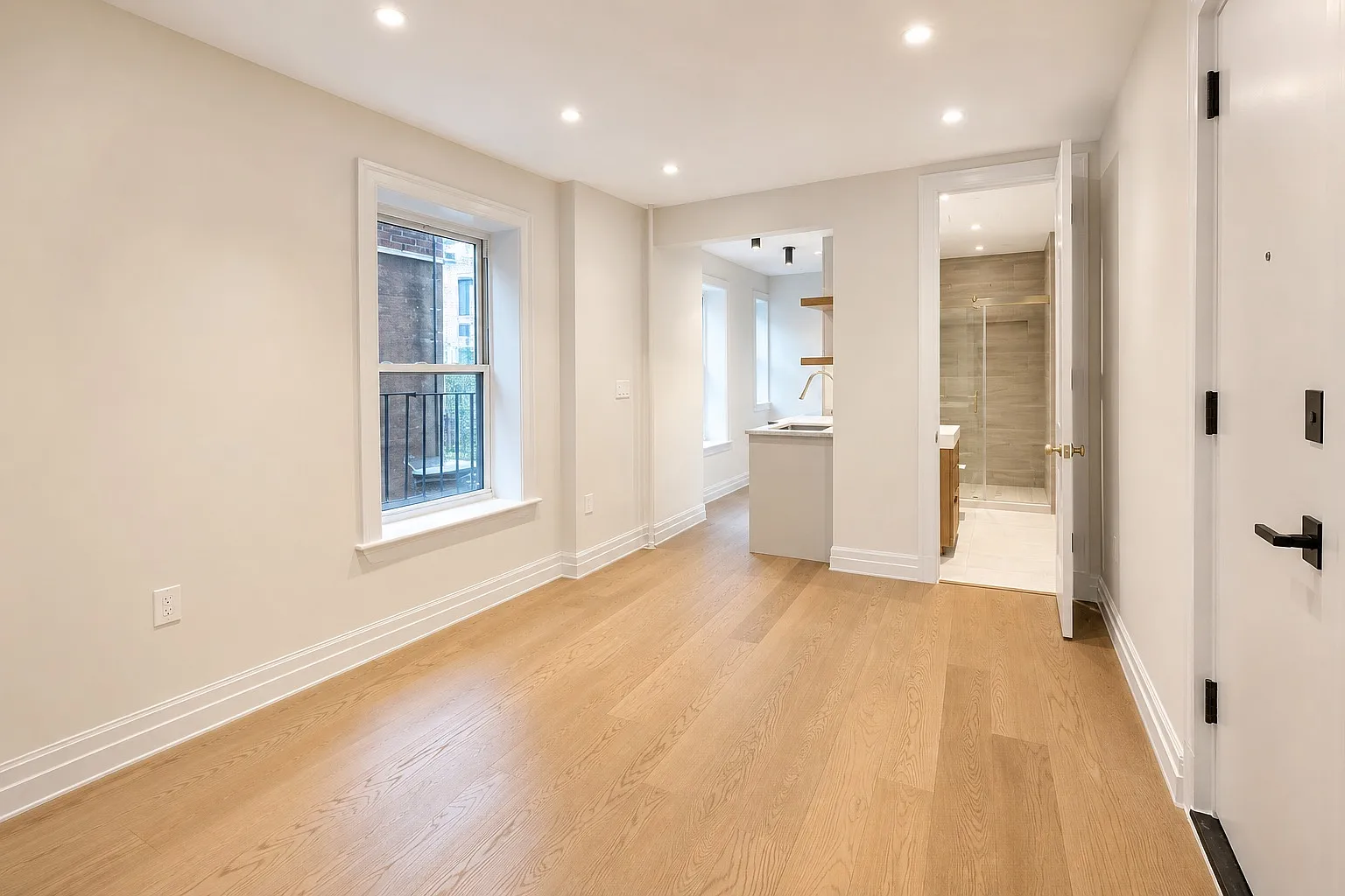 241 West 13th Street — Photo 2