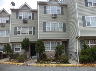 33 Port Ln, Staten Island, NY 10302