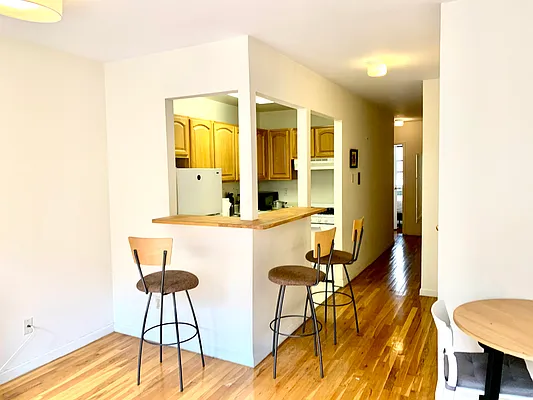 Rented by R New York | media 4