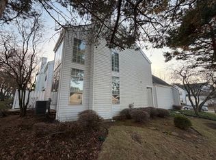 428 Country Lane Ct, Wauconda, IL