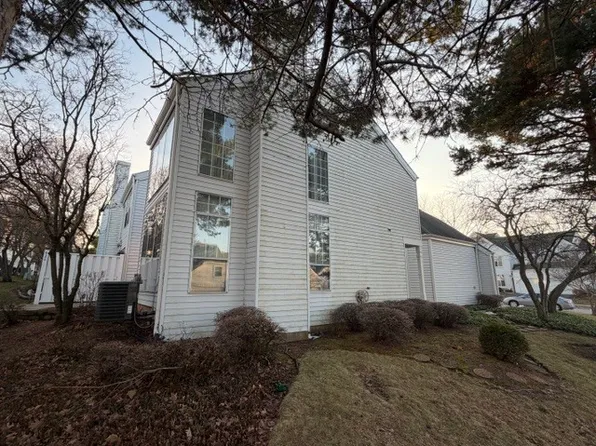 428 Country Lane Ct, Wauconda, IL 60084