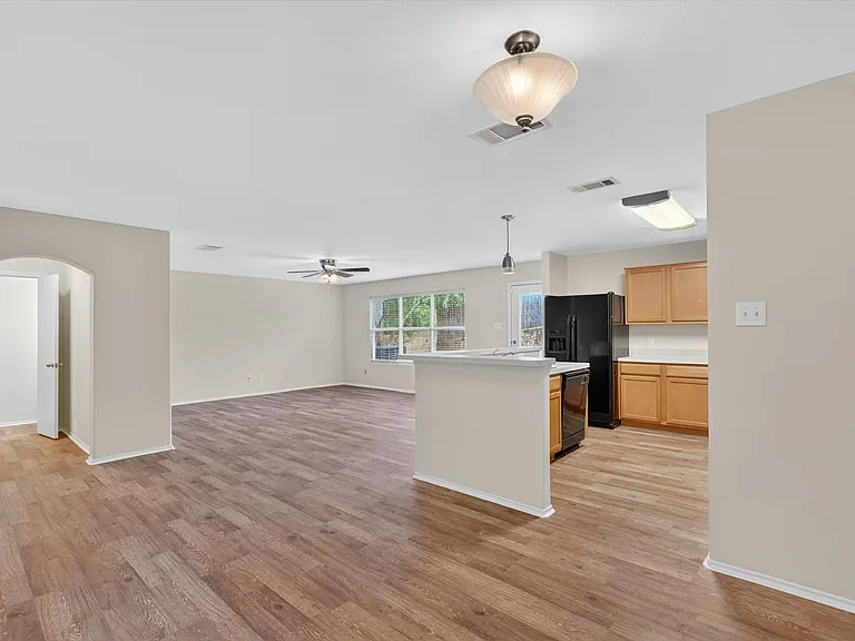7401 Cowhand Ct — Photo 11