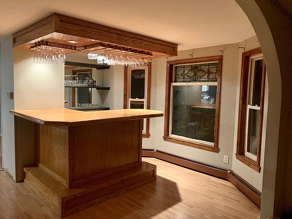 2nd image of 92 Cumberland St #1