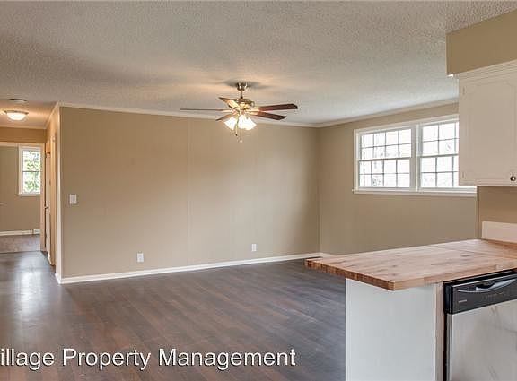 5th image of 147 Oak Park Dr